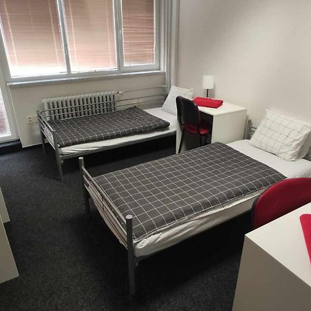 Parkcentrum Lowcost Hotel Near Center Of اوسترافا المظهر الخارجي الصورة